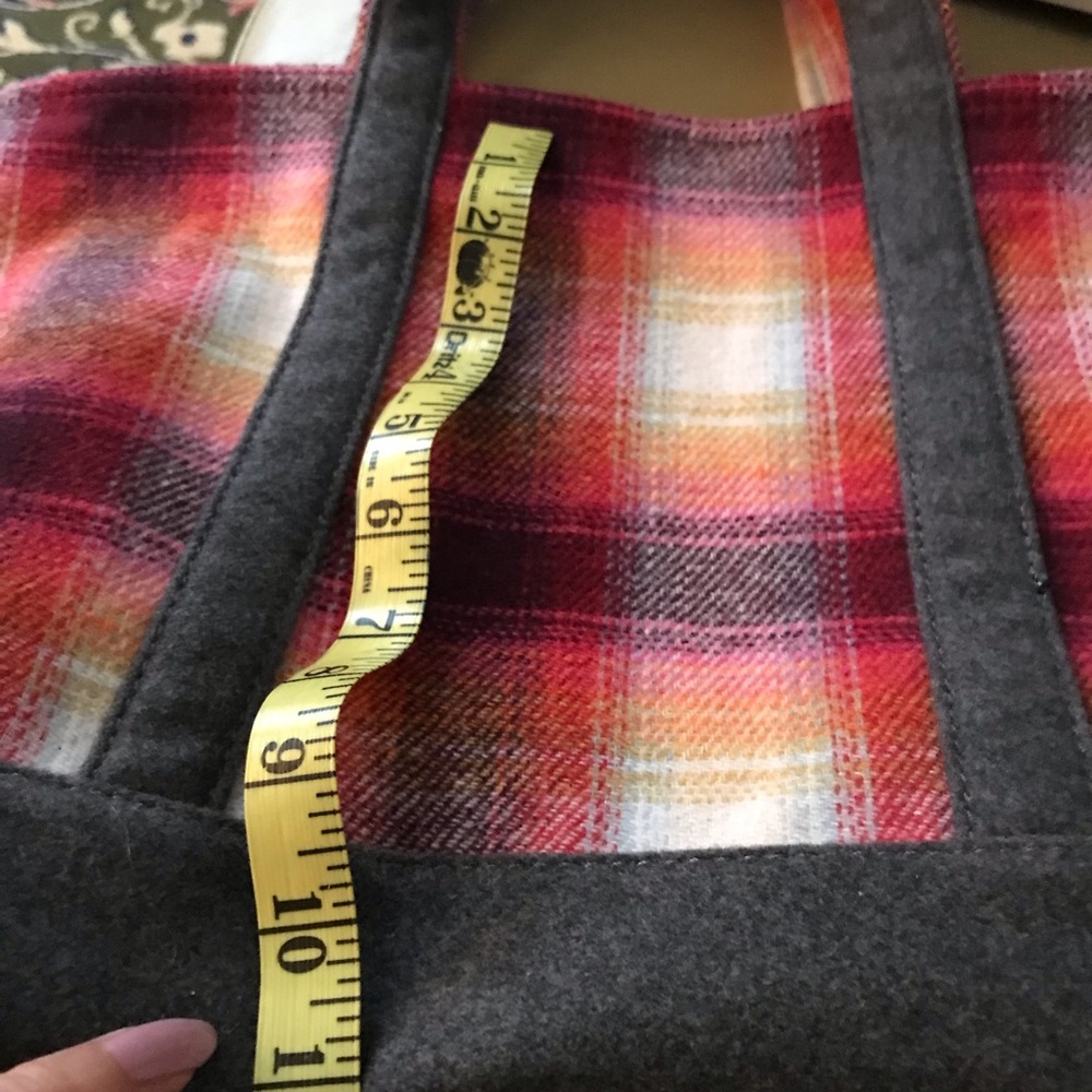 PRICE FIRM! NWOT. Pendleton for Gap Plaid Wool/Cotton/Poly Tote. Pristine! - Picture 4 of 12